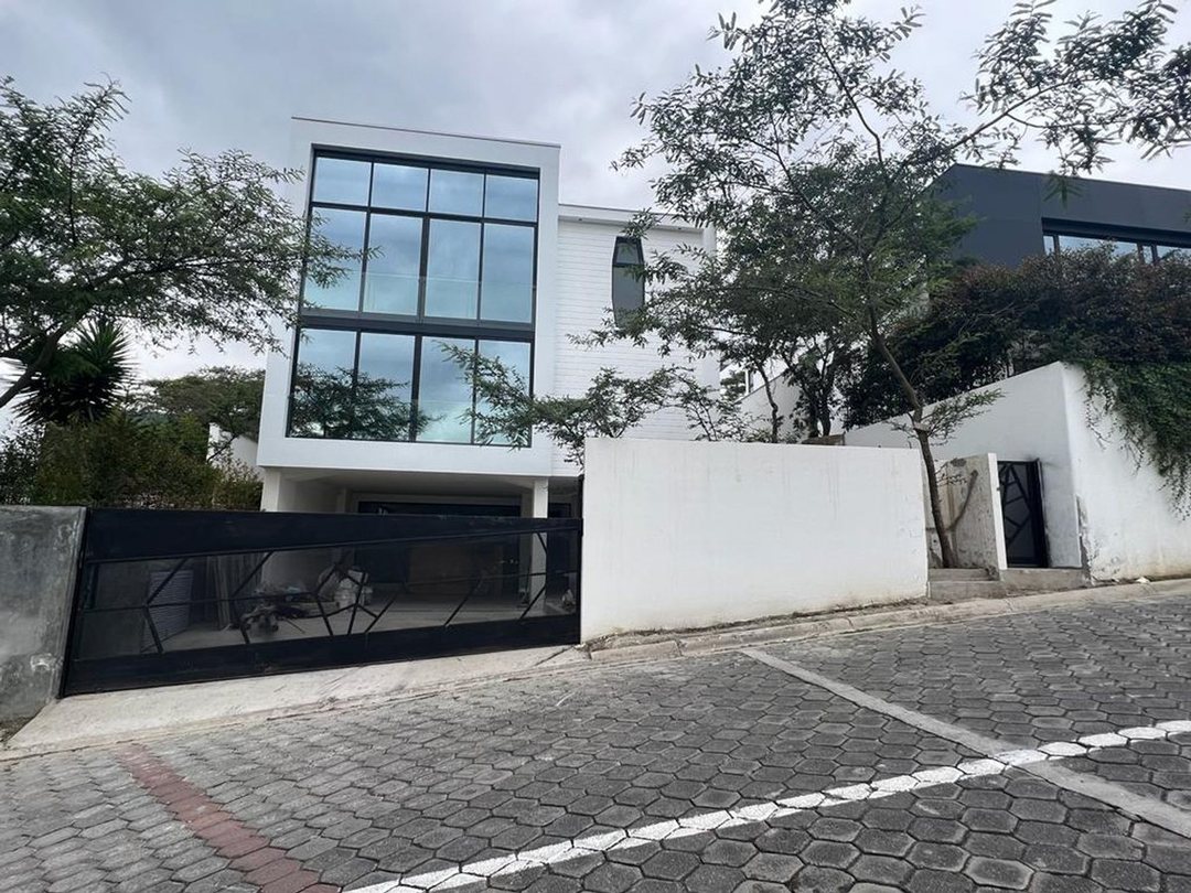 Casa en venta en Nayón