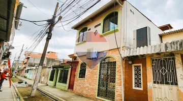 VENTA CASA DE 3 DEPARTAMENTOS EN MARTHA DE ROLDOS