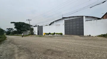 En venta Bodega industrial, vía Daule