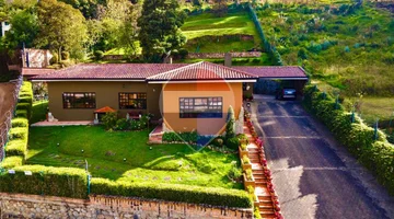 En Venta Lujosa Casa en Sayausi