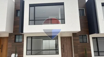 VENTA CASA MODERNA – URB. CAMINO A LA LUNA | SE
