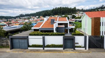 En Venta Casa de Lujo Sector El Rosal