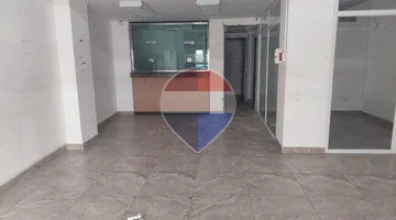 ALQUILER LOCAL COMERCIAL PB Y MEZZANINE