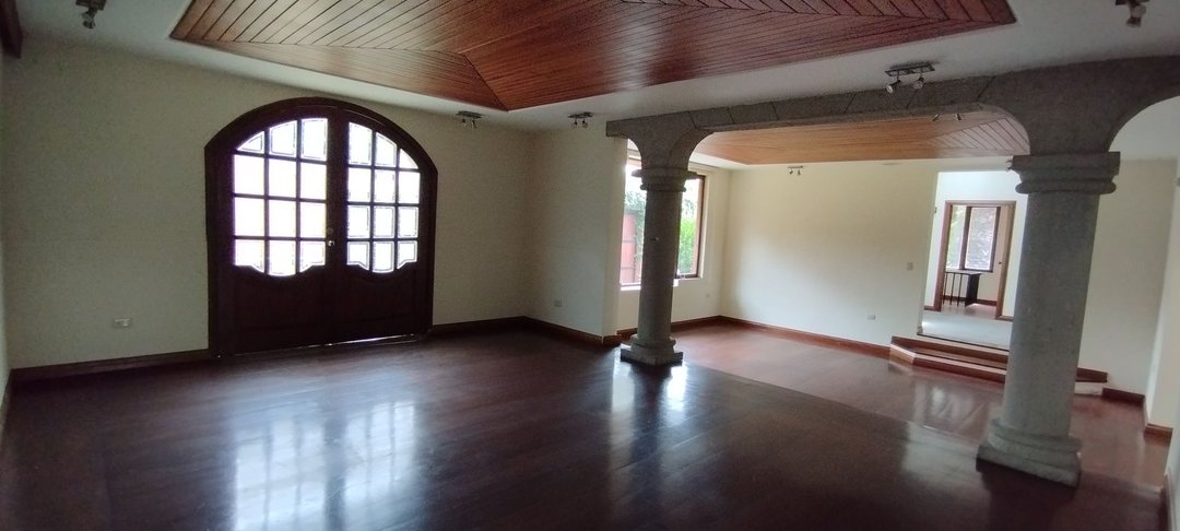Casa en venta en Nayón