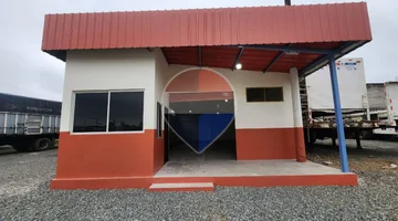 SE ALQUILAN AMPLIAS BODEGA/GALPON