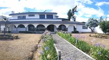 CASA EN VENTA CON PISCINA VALLE DE LOS CHILLOS