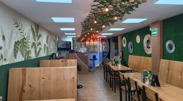 Venta de cafetería en funcionamiento – equipada y