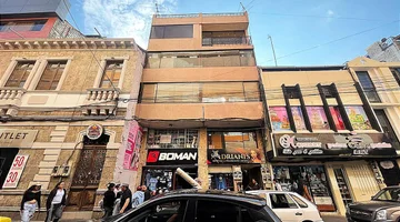 EDIFICIO EN LA CALLE MARIANO EGUEZ AMBATO