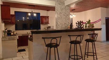 EN VENTA DEPARTAMENTO CON PARQUEO Y TERRAZA URDESA