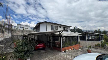 VENTA TERRENO CON CASA INDEPENDIENTE EN CONOCOTO