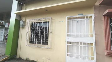 SE RENTA CASA INDEPENDIENTE CALLEJON BANAORO