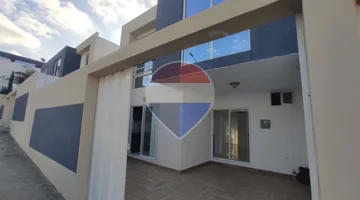 casa de venta en manta dentro de urbanizacion