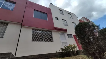 SE VENDE CASA CON PATIO Y TERRAZA EN CARCELEN