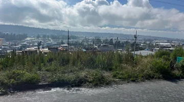 Se Vende Terreno en Calderón.