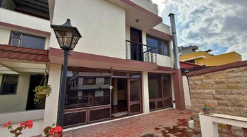 CASA DE VENTA EN PUENGASI - OPCION CASA RENTERA