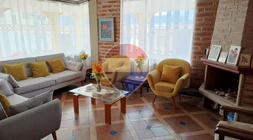 VENDO CASA DE 422m2 en SAN ANTONIO DE PICHINCHA