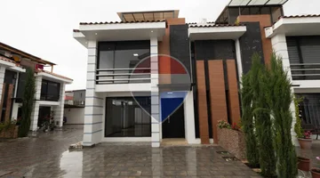 Casa en venta calle Río Puyango, sector El Retorno