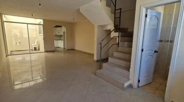 CASA DE 3 DORMITORIOS EN TRES PLANTAS