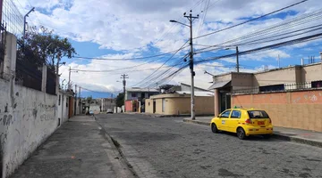 EN VENTA TERRENO CON CASA O PROYECTO SAN ISIDRO
