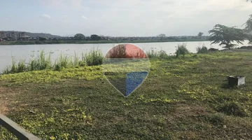 Terreno exclusivo al pie del río