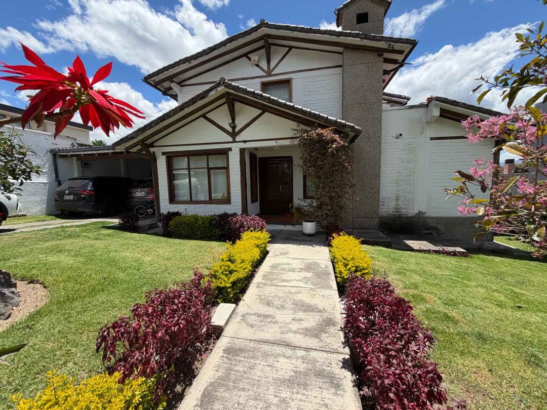 Casa en venta en Nayón