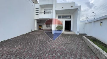 alquiler de casa en urbanización Portoviejo