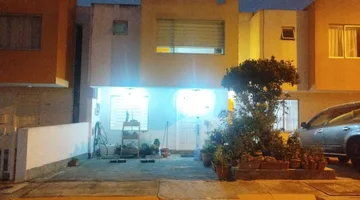 CASA EN VENTA EN CALDERON, CON PISCINA