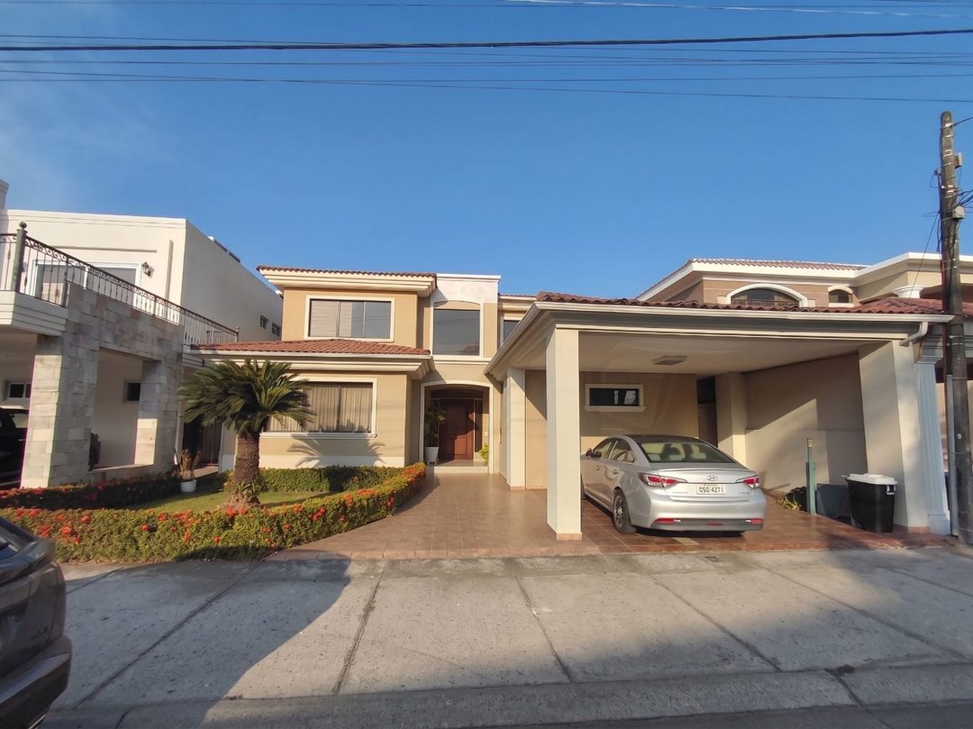 Casa en venta en Samborondón