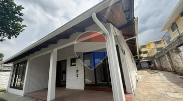 SE VENDE CASA EN LA PRIMAVERA