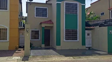 EN ALQUILER CASA EN LA JOYA