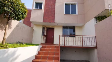 OPORTUNIDAD ÚNICA! CASA INDEPENDIENTE EN CONJUNTO