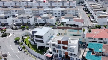 CASA EN VENTA ESTRENAR 254m² Urb. Balcón del Norte