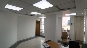 CONSULTORIO MEDICO EN TORRE A CLINICA PICHINCHA