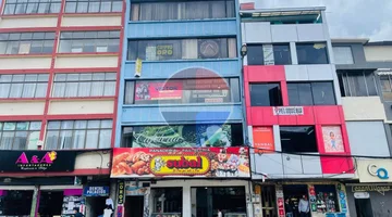 Edificio en la Avenida Cevallos