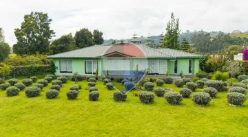 CASA CON TERRENO EN VENTA - 3D- QUICHINCHE