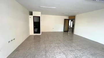 ALQUILER OFICINA EN MEZANINE  CENTRO DE MACHALA