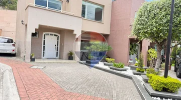 CASA EN MIRAFLORES EN VENTA