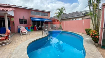 CASA EN VENTA PUERTO AZUL