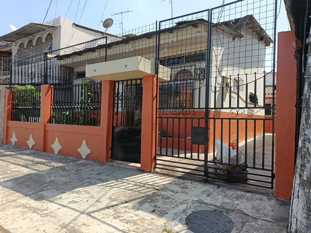 Casa en venta en Febres Cordero