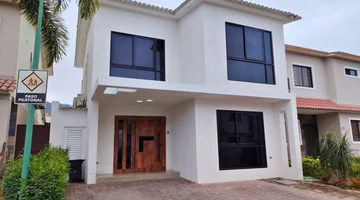 CASA EN VENTA EN VIA A LA COSTA