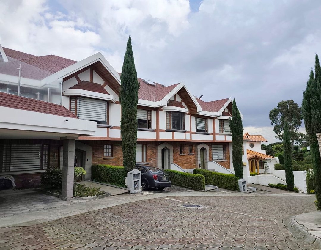 Casa en venta en Nayón