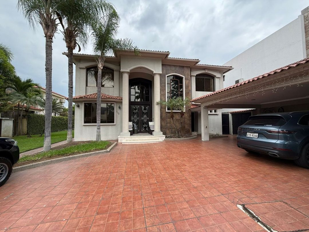 Casa en venta en Samborondón