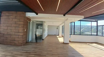 En renta moderna oficina 120 m2 en Carcelén