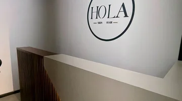 SE RENTA PELUQUERIA HOLA SKIN HAIR