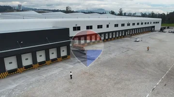 OFIBODEGA EN RENTA 115 M2 ZONA ITULCACHI