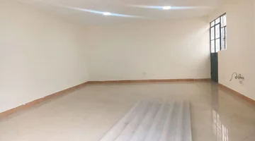 Se renta local comercial – Sector La Kennedy