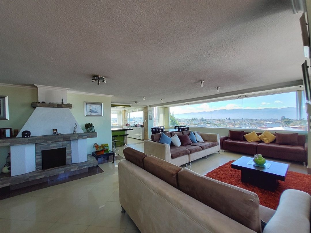 Departamento en venta en Calderón