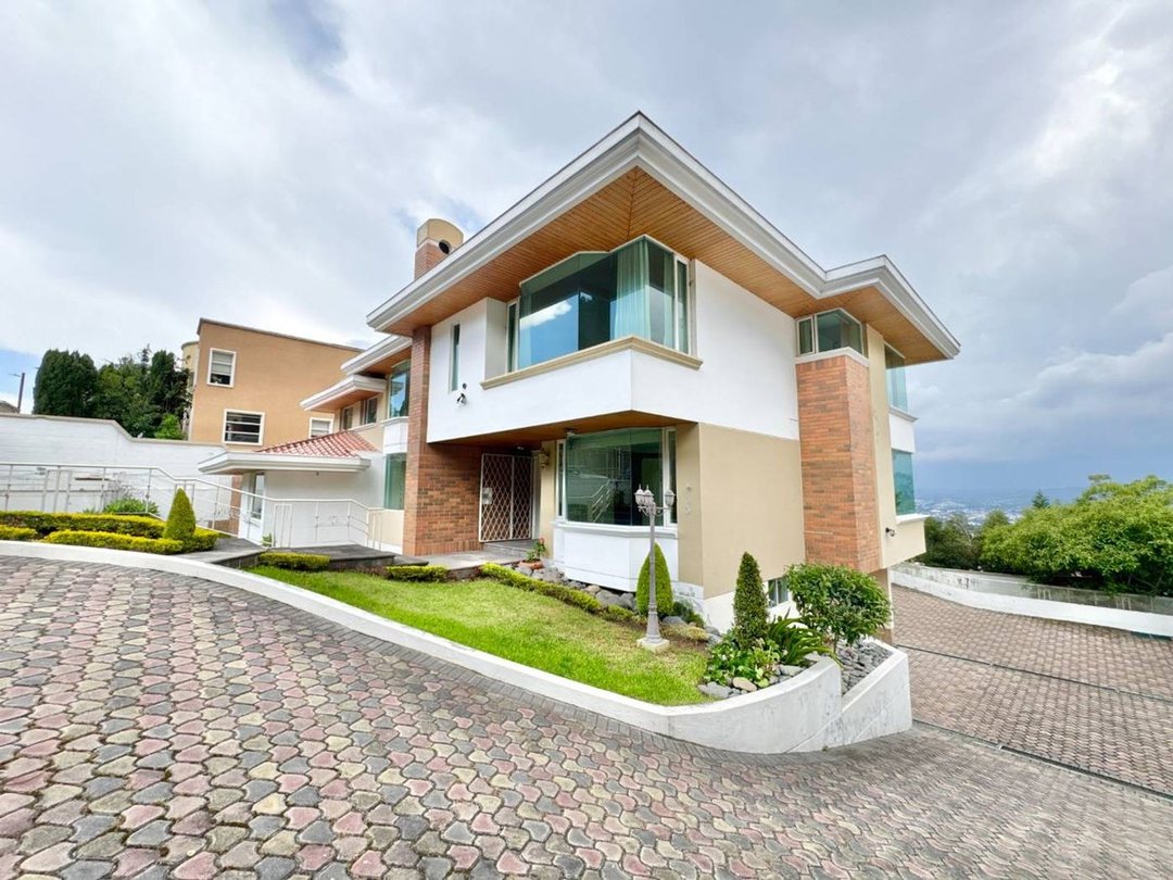 Casa en venta en Nayón