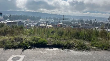 Se Vende Terreno en Centinela de Calderón.