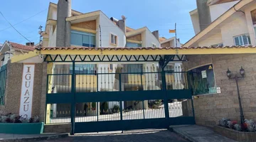 VENDO CASA EN CONJUNTO CON PISCINA EN SANTA LUCÍA